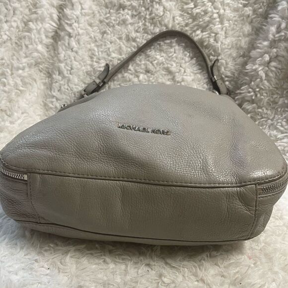Michael Kors Gray Slouchy Leather Satchel/Shoulder Bag silver tone hardwares. - Picture 6 of 16